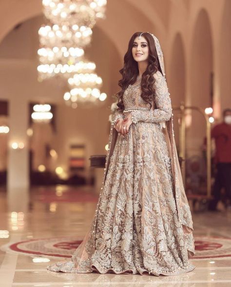 Walima Dresses Pakistani Brides, Walima Dresses Pakistani, Gown Style Dress, Pakistani Bridal Hairstyles, Muslim Bridal, Walima Dress, Beautiful Bridal Dresses, Women Dress Collection, Wedding Lehenga Designs