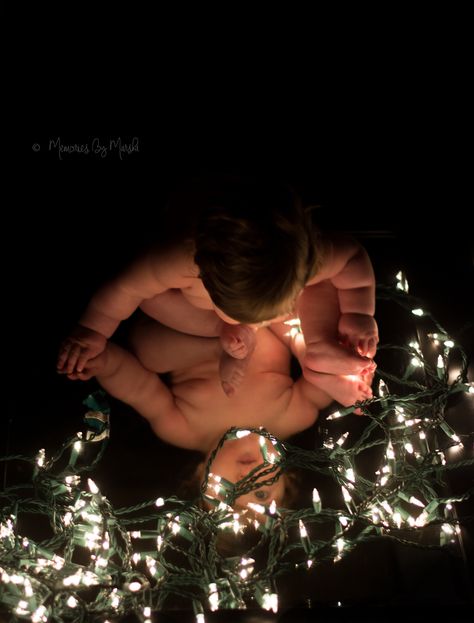 holiday photography Baby Holiday Photos, Newborn Christmas Photos, Christmas Baby Pictures, Baby Christmas Photos, Monthly Pictures, Newborn Baby Photoshoot, Newborn Christmas, Newborn Baby Photos, Foto Baby