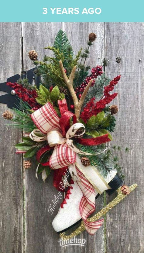 Christmas Skating, Christmas Wreath Ideas, Christmas Ice Skates, Rustic Christmas Wreath, Burlap Christmas, Holiday Door, Ice Skate, Ice Skates, Christmas Porch