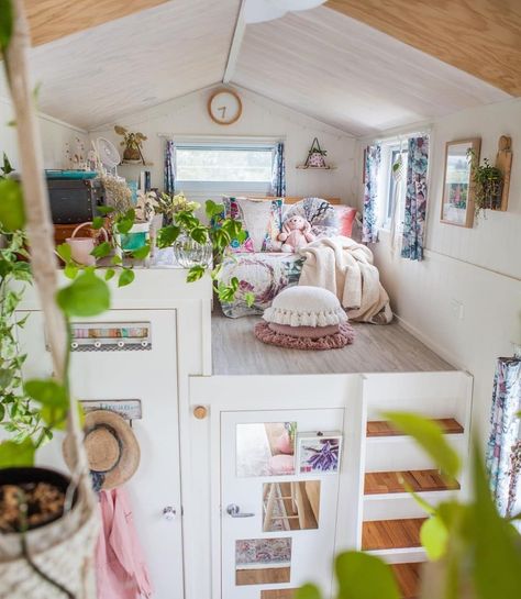 This Shabby Chic Tiny House Is Charming Chic Tiny House, Beautiful French Doors, Mobile Home Living, Tiny House Inspiration, Dekorasi Kamar Tidur, Tiny House Interior, Tiny Spaces, Tiny House Living, Tiny House On Wheels