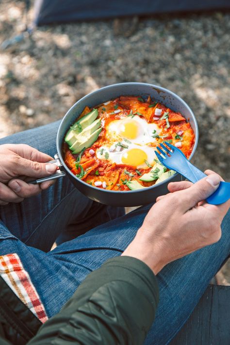 Granola is great, but is it really enough to inspire you to leave the comfort of your warm sleeping bag? We've got chilaquiles with eggs on the Co-op Journal. Enjoy! Chilaquiles With Eggs, Vegetarian Camping Recipes, Vegetarian Camping, Camping Breakfast, Spicy Salsa, Cooking Dishes, Backpacking Food, Camp Cooking, Cooking Together