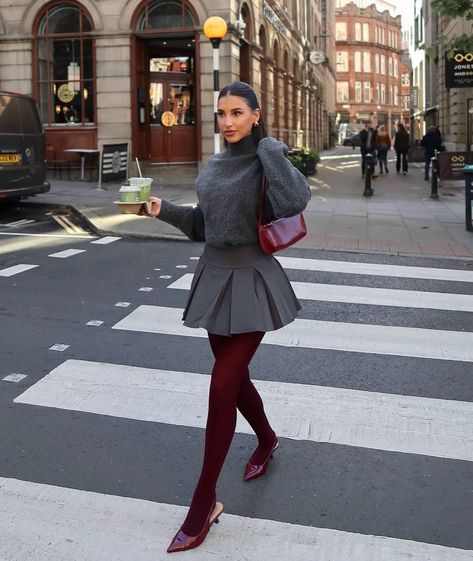 Burgundy Tights Outfit Winter, Skirt Outfit Ideas Winter, Cute Winter Skirt, Burgundy Tights Outfit, Burgundy Tights, Outfit Ideas Winter, Skirt Outfit Ideas, Burgundy Skirt, Winter Skirt Outfit