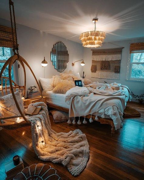 Bohemian Home Decor sur Instagram : Via: 🌿@bohokidsstyle🌿 Follow us for more @BIDathome . . Credits: @cfunk44 #decoration #decor #bohodecor #bohostyle #bohosummer … Bedding Boho, Bedroom Bedding, Cute Bedroom Decor, غرفة ملابس, Redecorate Bedroom, Cozy Room Decor, Dreamy Room, Teen Bedroom Decor, Room Design Bedroom