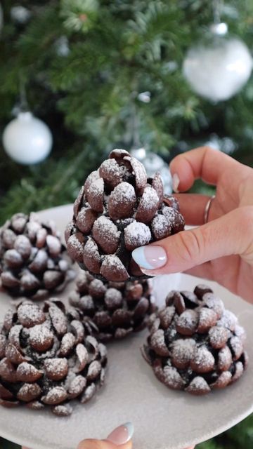 Holiday Treats Recipes, Holidays Recipes, Chocolate Cereal, Oreo Balls, Baking Videos, Oreo Truffles, Chocolate Cream Cheese, Christmas Sweets, Soften Cream Cheese