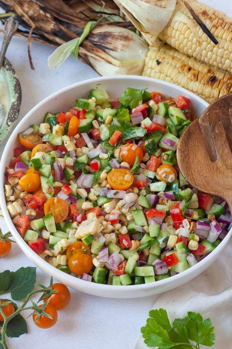 Make this Summer Corn Salad before It's Too Late | The Domestic Dietitian Summer Corn Recipes, Labor Day Bbq, Seasoned Corn, Light Summer Meals, Corn Salad Recipes, Summer Produce, Bbq Sides, Vegetarian Breakfast Recipes, Seasonal Produce