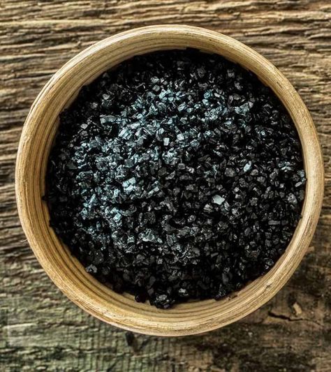 19 Best Benefits Of Black Salt (Kala Namak) For Skin, Hair And Health Freezing Lemons, Kala Namak, Calendula Benefits, Matcha Benefits, Bulk Herbs, Coconut Health Benefits, Stomach Ulcers, Country Fair, Black Salt