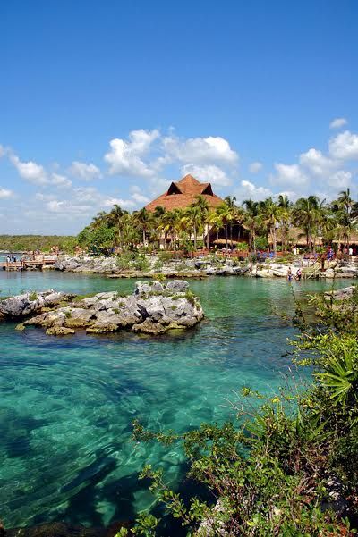 No hay mejor lugar para desconectarte que unas vacaciones en el acuario natural más grande del mundo. Xel Ha, Quintana Roo. Xel Ha, Travel Mood, Quintana Roo Mexico, Mexico Trip, Quintana Roo, Mexico Travel, Riviera Maya, Cancun, Wonderful Places