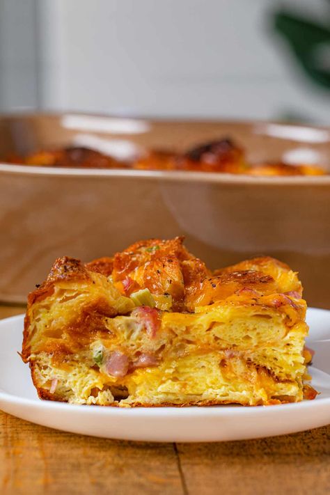 Ham and Cheese Croissant Breakfast Casserole Recipe - Dinner, then Dessert Ham Egg And Cheese Croissant, Egg And Cheese Croissant, Croissant Casserole, Croissant Bake, Croissant Breakfast Casserole, Hearty Breakfast Recipes, Ham Salad Recipes, Brunch Bake, Ham And Cheese Croissant