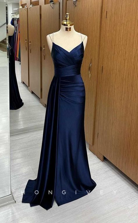 Classic Prom Dress, Prom Dress Inspo, Prom Dresses Simple, Formal Prom Dress, Satin Homecoming Dress, Classy Prom Dresses, Train Party, Looks Party, Sequin Prom Dresses