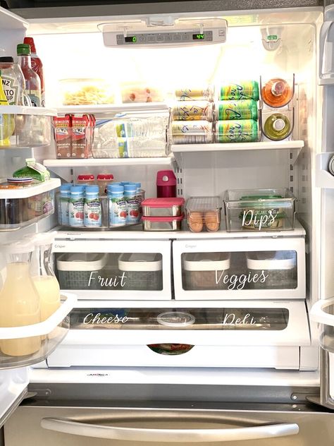 Organized Fridge, Organization Bins, Closet Makeover Diy, Copper House, Efficient Kitchen, Fridge Shelves, Egg Storage, Fridge Organization, Organized Life