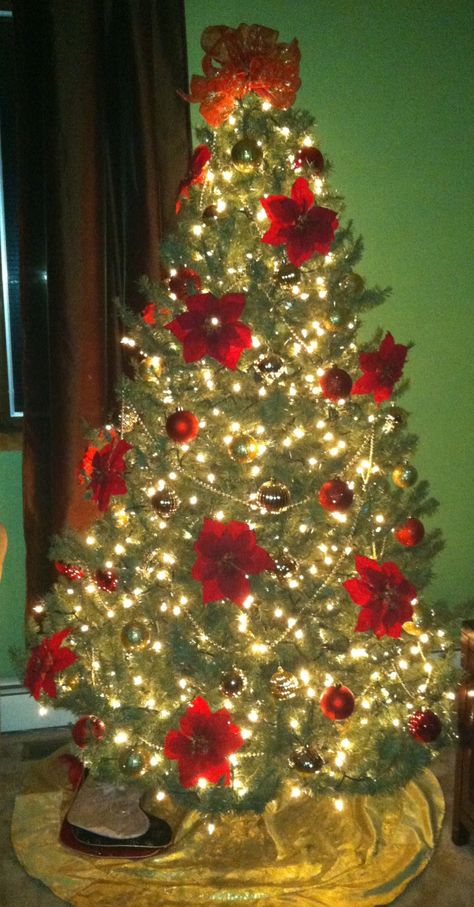 Poinsettia tree Christmas Tree Ideas With Poinsettia, Christmas Tree Ideas Poinsettia, Poinsettias On Christmas Tree, Christmas Tree With Pointsettas, Poinsettia On Christmas Tree, Poinsettia In Christmas Tree, Christmas Tree With Poinsettia Flowers, Poinsettia Tree, Farmhouse Christmas Tree