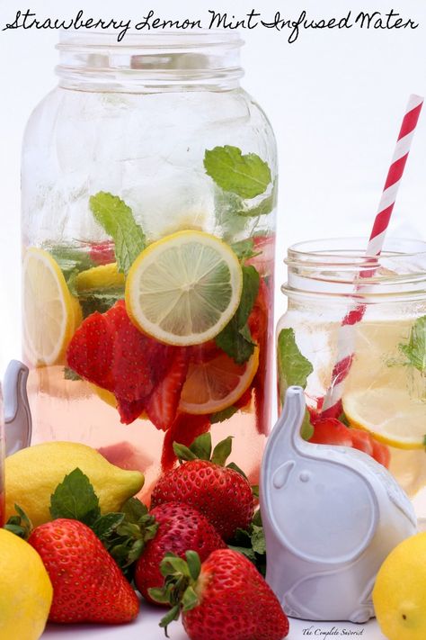 Strawberry Mint Water, Mint Infused Water, Strawberry Detox Water, Lemon Mint Water, Lemon Infused Water, Lemon Water Health Benefits, Cucumber Detox Water, Fruit Infused Water Recipes, Lemon And Mint