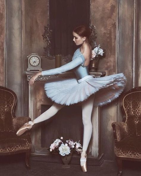 Ballerina in blue. Ballet Pictures, Ballet Beauty, Dance Photography Poses, Ballerina Art, Ballet Poses, Ballet Inspiration, Ballet Art, Ballet Photos, Dancing Aesthetic