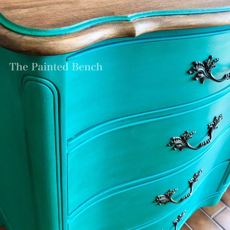 With this beautiful dresser I knew I wanted to use Annie Sloan Florence. See how we did it step by step with easy to use Chalk Paint™. Annie Sloan Florence, Annie Sloan Provence, Turquoise Dresser, Turquoise Furniture, Beautiful Dresser, Annie Sloan Paints, Painting Furniture, We Did It, Ombre Dresser