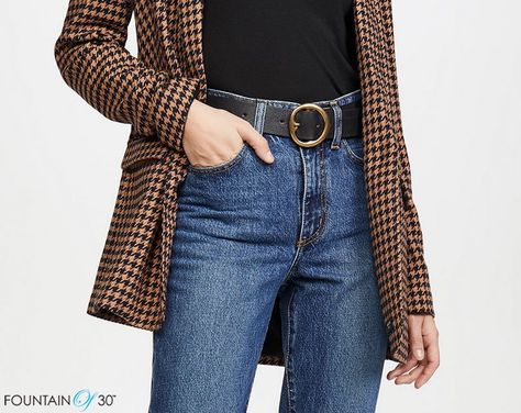 5 Reasons To Wear High Waist Jeans And How To Style Them High Waisted Jeans With Belt, How To Wear High Waisted Jeans, Jeans For Women Over 40, High Waist Jeans Style, Jeans With Belt, Highwaist Jeans, Low Waist Jeans, Trendy Denim, Jean Trends