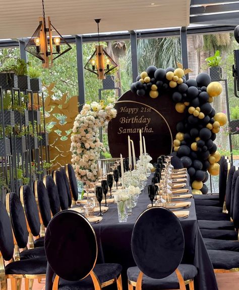 60 Birthday Dinner Ideas, Gold And Black Dinner Table Decor, High End Birthday Party, Formal Birthday Party Themes, Table Decor For 21st Birthday Party, Intimate 40th Birthday Dinner, Elegant Bday Party Decor, Graduation Dinner Decorations, Birthday Gala Ideas