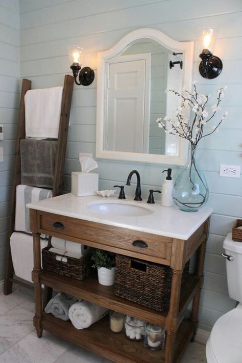 Country chic Makeover Kamar Mandi, Aqua Walls, Real Estat, Bad Inspiration, Laundry In Bathroom, Hem Design, Bath Tub, Kuta, Modern Country