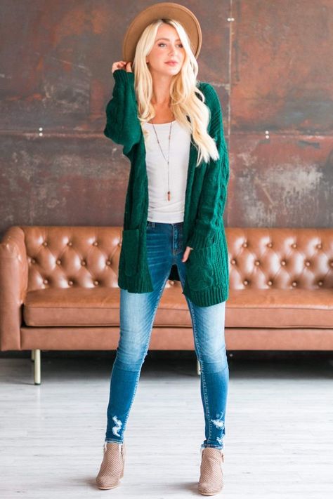 70 Degree Weather Outfit, Green Cardigan Outfit, Cardigan Fall Outfit, Outfit Cardigan, Cardigan Outfit, Womens Fashion Casual Fall, Trendy Fall Outfits, Green Cardigan, Cardigan Outfits