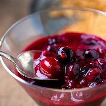 Quick Mixed Berry Pancake Sauce Recipe | EatingWell Pancake Sauce Recipe, Pancake Sauce, Quick Pancakes, Breakfast Favorites, Berry Pancakes, Low Calorie Fruits, Sweet Sauces, Compote Recipe, Berry Recipes