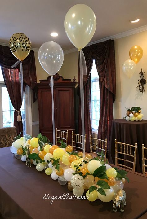 organic balloon table runner #elegantballoons #organicballoons www.elegantballoons.com Balloon Table Runner, Balloon Table Decorations, Balloons And Flowers, Classy Decorations, Deco Ballon, Idee Babyshower, Elegant Centerpiece, Balloon Display, Diy Balloon Decorations