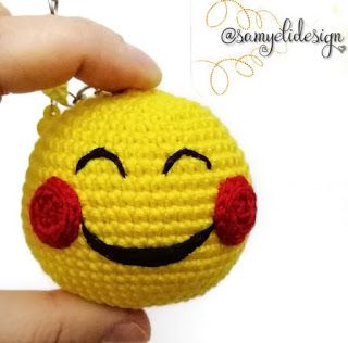 PATRONES AMIGURUMI GRATIS: PATRON GRATIS EMOJI AMIGURUMI 36151 Crochet Keyring Free Pattern, Crochet Doll Tutorial, Baby Booties Knitting Pattern, Crochet Keychain Pattern, Crochet Decoration, Crochet Christmas Ornaments, Crochet Keychain, Crochet Slippers, Knitted Toys