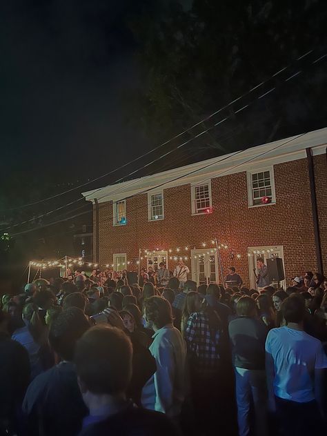 Frat Party Aesthetic, College Party Aesthetic, College Football Outfits, University Housing, College Of Charleston, University Of Richmond, Frat Parties, College Game Days, College Aesthetic