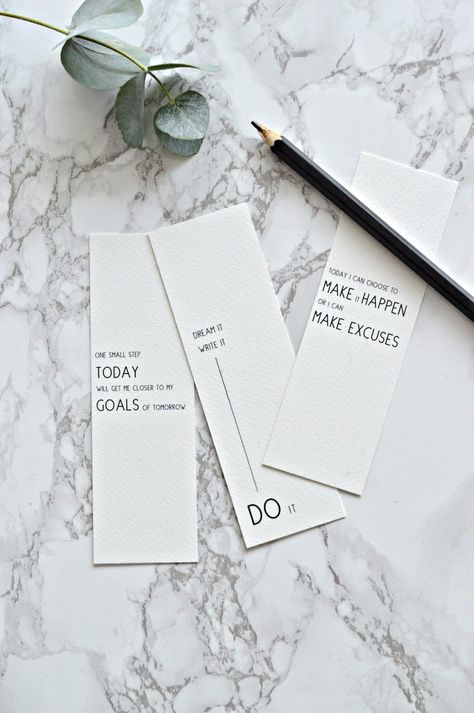 Free printable bookmarks with inspiring quotes | #freeprintable #bookmarks Bookmarks Ideas, Bookmarks Quotes, Handmade Bookmarks Diy, Bookmarks Diy, Creative Bookmarks, How To Set Goals, Bookmark Craft, Bookmark Ideas, Handmade Bookmarks