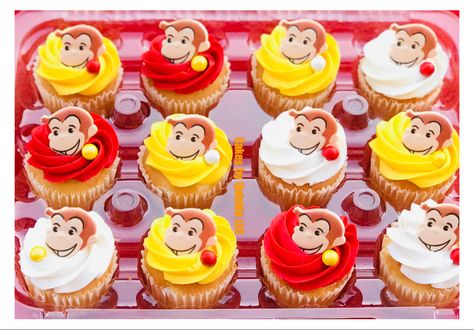 #curiousgeorge #cupcakes #3rdbirthday #birthday #birthdaygirl #birthdayboy #birthdayparty Curious George Cupcakes, Curious George, Mini Cupcakes, Cake, Birthday