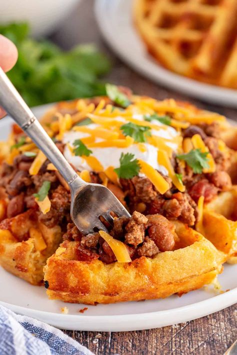 A fresh take on your traditional waffle, these savory Crispy Cheddar Cornbread Waffles are the perfect vehicle for chili, and so much fun to eat! Cornbread Waffles Recipe, Dinner Waffles, Savory Waffle Recipe, Savory Cornbread, Cornbread Waffles, Cheddar Cornbread, Waffle Iron Recipes, Cheese Waffles, Waffle Ingredients