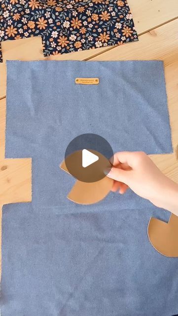 Moni Malene | Nerea  #couture #gabarit #faitmain #diy #passioncouture #sewing #template #handmade #doityourself #coutureaddict #sewingproject... | Instagram Sewing Template, Denim Bag Diy, Jean Purses, Sac Diy, Textile Projects, Sewing Room Organization, October 1, Denim Bag, Quilted Bag