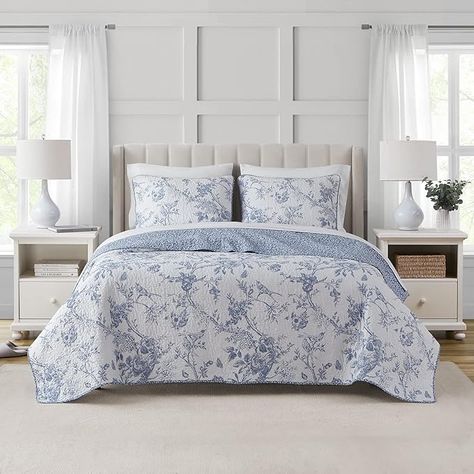 Toile Quilt, Vines Leaves, Flowers Vines, Cotton Quilt Set, Floral Toile, Blue Toile, Happy Woman, Floral Quilt, Bedding Stores