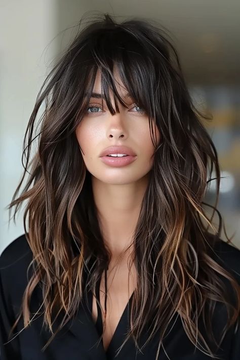 Why These 24 Choppy Haircuts For Long Hair Are All The Rage - Pinch Of Glam Long Choppy Haircuts With Bangs, 90s Long Hair, Long Bronde Hair, Long Choppy Haircuts, Hairstyle Cornrows, Long Shag Haircut, Choppy Haircuts, Bold Hair Color, Choppy Layers