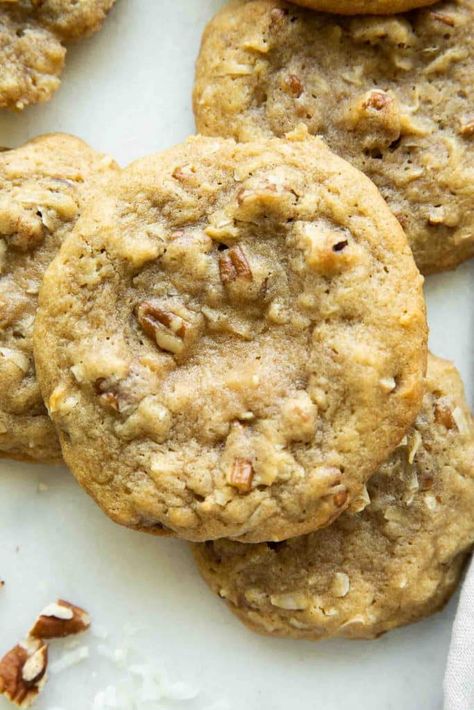 Spring Cookie Recipes, Coconut Pecan Cookies, Chocolate Chip Marshmallow Cookies, Cookie Recipes Unique, Crispy Cookies, Coconut Pecan, Cookie Spread, Spring Cookies, Pecan Cookies