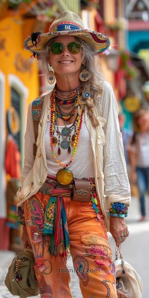 Advanced Style Boho, Look Boho Chic, Estilo Hippy, Mode Hippie, Estilo Hippie, Boho Style Outfits, Mode Boho, Advanced Style, Old Woman