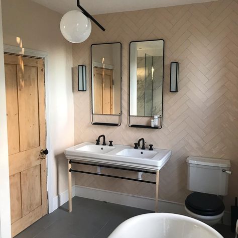 The Allens on Instagram: “I had the day off today and spent it with my lovely friends. It also means I had an opportunity to photograph the bathroom progress in…” Pink Herringbone Tiles, Herringbone Tile Bathroom, Dark Green Tile, Herringbone Tiles, Mad About The House, Bathroom Decor Luxury, Lovely Friends, Small Toilet, Herringbone Tile