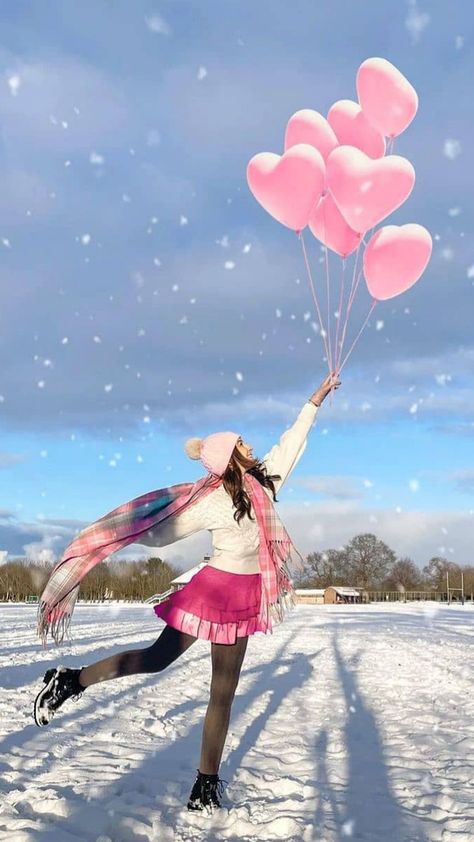 Birthday In Snow, Snow Birthday Photoshoot, Flowers Photoshoot, Happy Balloons, Photo Stills, Winter Photoshoot, Fun Photoshoot, Bullet Journal Lettering Ideas, December 2022