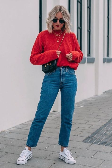 Comfy Jeans Outfit, Green Jacket Women, Straight Leg Jeans Outfits, Jeans Outfit Winter, Blue Mom Jeans, Mom Jeans Outfit, Casual Outfits For Moms, Jeans Outfit Women, Jeans And Converse