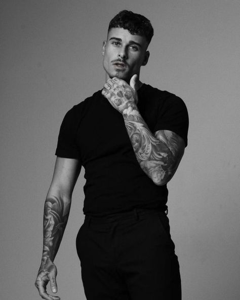 Hot Mafia Boss, Kori Sampson, Black And Grey Tattoos Sleeve, Formal Attire For Men, Bold Outfits, Mafia Boss, Black Men Street Fashion, Swag Outfits Men, Mens Trendy Outfits