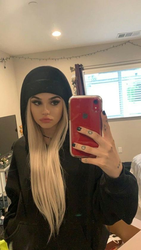 90s Grunge Hair, Maggie Lindemann, Sanya, Instagram Photo Inspiration, Long Blonde Hair, Grunge Hair, Teen Fashion Outfits, Photo Profil, Mode Outfits