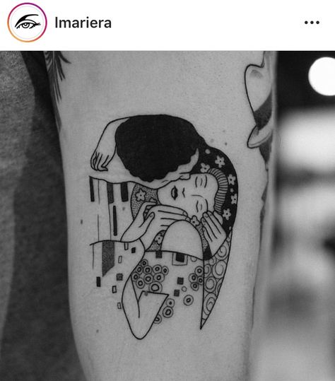 Gustav Klimt Tattoo, Klimt Tattoo, Art Inspired Tattoos, Kiss Tattoos, Polygon Art, Book Tattoo, Dream Tattoos, The Kiss, Simplistic Tattoos