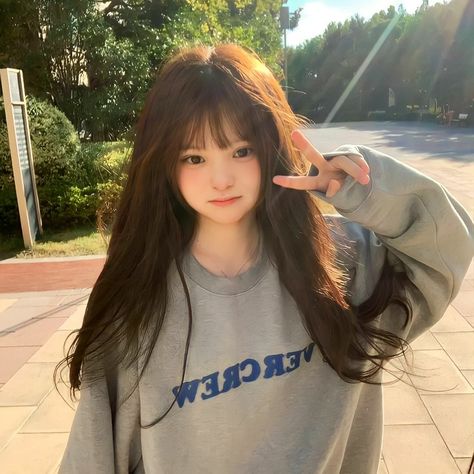 Guy Abs, Coquette Gyaru, Princess Hairstyle, Makeup Douyin, Downtown Girl Aesthetic, Cute Photo Poses, Fashion Chinese, Pink Pilates Princess, Chinese Makeup