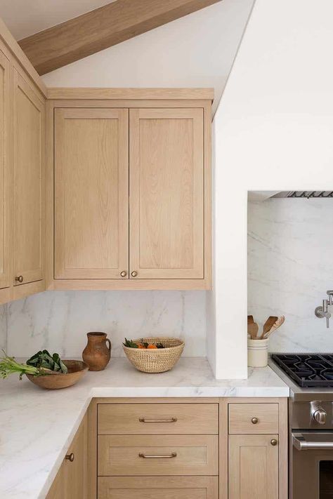 Natural Wood Cabinets With Gold Hardware, Unstained Maple Cabinets, Light Wood Cabinets Gold Hardware, Cozy Contemporary Kitchen, Blonde Wood Kitchen Cabinets, Natural Maple Kitchen Cabinets, Cabinets 2023, Refinishing Kitchen Cabinets, Mediterranean Kitchen Design