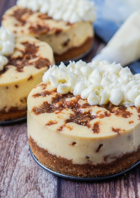 Decadent Cheesecake, Roll Cheesecake, Showstopper Dessert, Cinnamon Roll Cheesecake, Savory Cakes, Dessert Mousse, Cracker Crust, Cheesecake Desserts, Keto Cheesecake