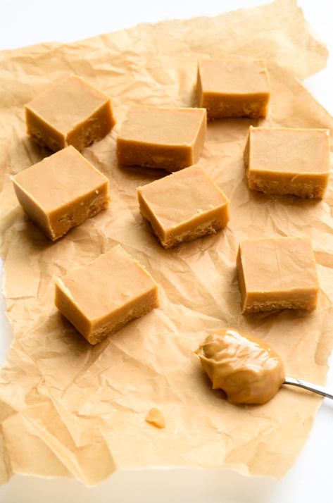 3-Ingredient Peanut Butter Fudge - Blissful Basil 3 Ingredient Peanut Butter Fudge, Raw Baking, Vegan Fudge, Peanut Butter Fudge Easy, Brownie Desserts, Butter Fudge, Healthy Sugar, Sugar Substitute, Peanut Butter Fudge