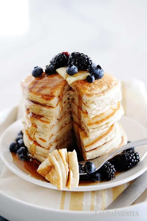 Cassava Pancakes, Best Greek Yogurt, Cassava Flour Recipes, Freeze Pancakes, Greek Yogurt Pancakes, Paleo Pancakes, Yogurt Pancakes, Pancake Calories, No Flour Pancakes