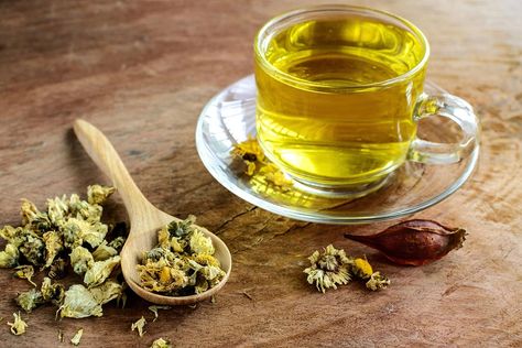 Top 12 Health Benefits of Chrysanthemum Tea Chrysanthemum Tea Benefits, Chrysanthemum Tea, Spearmint Tea, Healthy Teas, Culinary Herbs, Natural Teas, Tea Benefits, Herbal Infusion, Spices And Seasonings