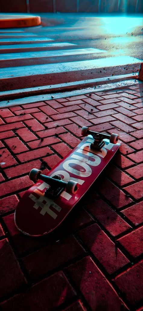 Skate Wallpaper, Wallpaper Backgrounds Aesthetic Vintage, Skateboard Wallpaper, Skateboard Photos, Skateboard Aesthetic, Hd Dark Wallpapers, Skate And Destroy, Skateboard Photography, Vintage Skateboards