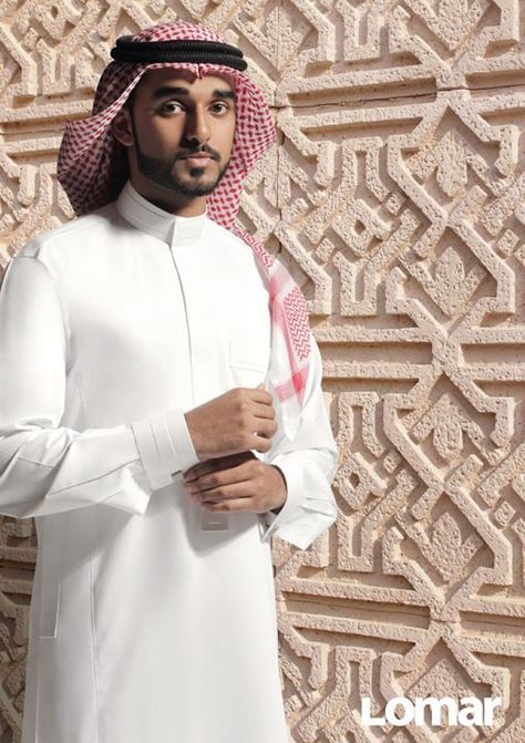 This image is showing a man with a dress. In Arabic it’s called (Jubba) which in most middle east country’s most men wear a (Jubba).  The reasons most people wear a(jubba) because in respect to people to look mature and respectful. Also the reason they wear this because it’s there tradition mostly in Saudi Arabia. Also wearing the (jubba) by going into the mosque. Jubbah Men, Thobes Men, Arab Men Fashion, Fashion Week Dresses, Arabic Clothing, Arabic Dress, Man Dressing Style, Muslim Men, Arab Men