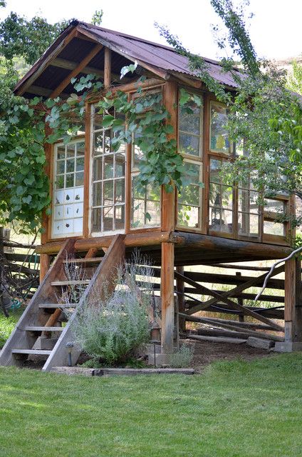 Shed In Garden, Meditation Shed, Yoga Shed, She Shed Ideas, Reclaimed Decor, Rustic Shed, Reclaimed Windows, Diy Yoga, She She