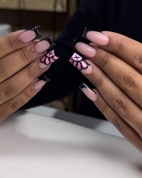 Kaws x bdayset Pink Black White Nails, Nail Ideas Acrylic Pink, Kaws Nail Set, Kaws Nails Short, Line French Nails, Pink Kaws Nails, Nail Sets Acrylic, Nails Kaws, Bape Nails